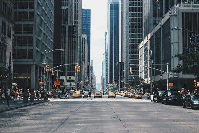 City infrastructure and movement through a dense urban corridor